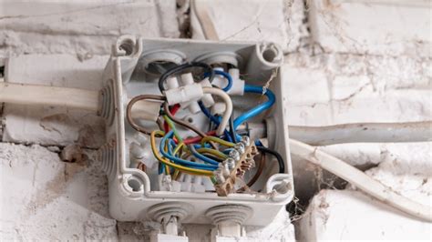 putting a second junction box in your house|adding junction boxes.